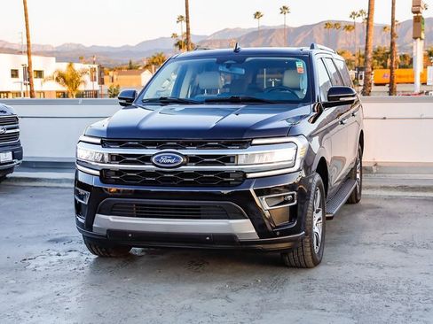 Used 2024 Ford Expedition Max Limited RWD image 4
