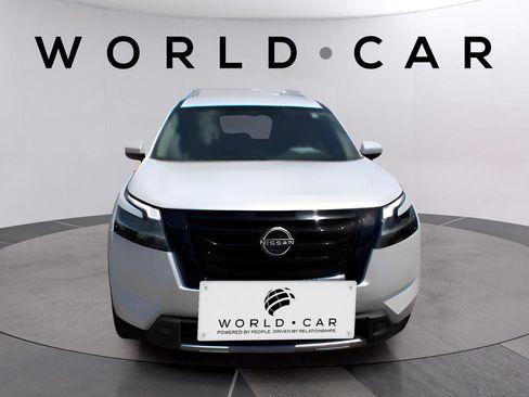 Used 2022 Nissan Pathfinder SL w/ Lighting Package (N92) image 2