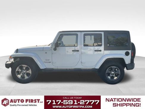 Used 2018 Jeep Wrangler Unlimited Sahara AWD/4WD image 5