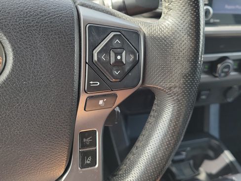 Used 2020 Toyota Tacoma SR5 RWD image 24