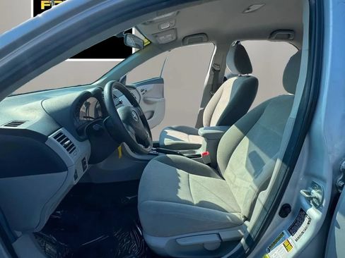Used 2013 Toyota Corolla L FWD image 8