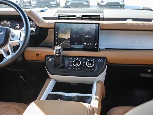 Certified 2025 Land Rover Defender 110 X-Dynamic SE AWD/4WD image 23