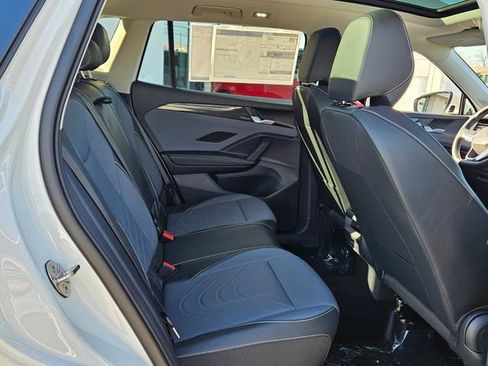 New 2026 Volkswagen Tiguan SE image 16