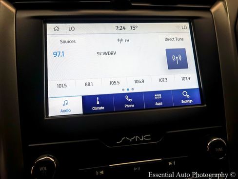 Used 2020 Ford Fusion SEL FWD image 15
