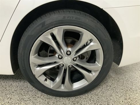 Used 2019 Buick LaCrosse Avenir w/ Driver Confidence Package II image 11