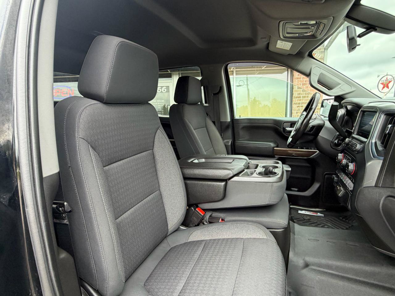 Used 2020 Chevrolet Silverado 1500 RST AWD/4WD image 25