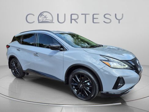 Used 2022 Nissan Murano SV w/ SV Midnight Edition Package FWD image 9