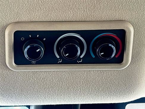 Used 2019 Chevrolet Express 3500 LT w/ LT Preferred Equipment Group RWD image 22