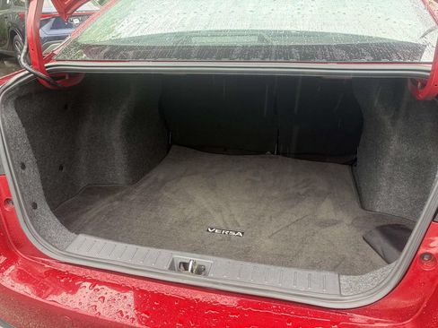 Used 2024 Nissan Versa SR FWD image 11