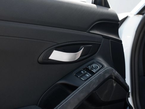 Used 2020 Porsche 718 Cayman GT4 RWD image 19