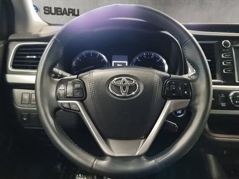 Used 2016 Toyota Highlander XLE AWD/4WD image 19