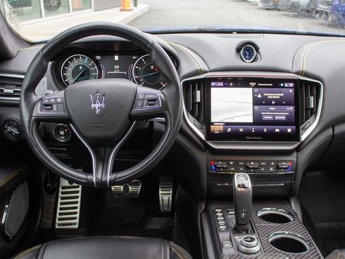 Used 2022 Maserati Ghibli Modena Q4 image 13