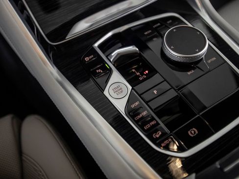 Used 2025 BMW X6 xDrive40i w/ Premium Package image 36