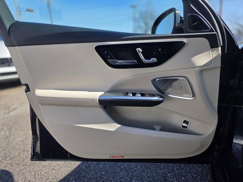 Used 2022 Mercedes-Benz C 300 4MATIC Sedan w/ Pinnacle Trim Package image 10