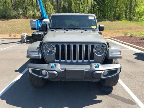 Used 2023 Jeep Wrangler Unlimited Sahara w/ Cold Weather Group image 4