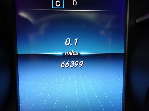 Used 2021 Mercedes-Benz GLC 300 GLC 300 image 31