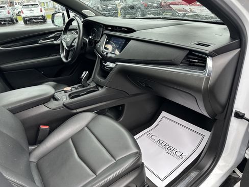 Certified 2022 Cadillac XT5 Premium Luxury w/ LPO, Floor Liner Package image 13