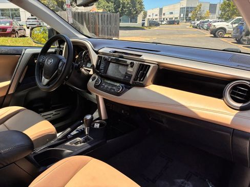 Used 2014 Toyota RAV4 Limited AWD/4WD image 25