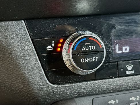 Used 2025 Mitsubishi Outlander SE AWD/4WD image 26