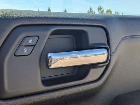Used 2022 Chevrolet Silverado 1500 RST AWD/4WD image 33