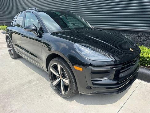 Certified 2023 Porsche Macan AWD/4WD image 12