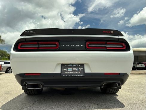 Used 2015 Dodge Challenger R/T Scat Pack w/ Leather Interior Group RWD image 18