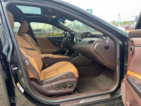 Used 2019 Lexus ES 300h w/ Premium Package FWD image 9