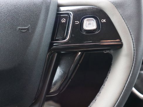 Used 2024 Lincoln Corsair Premiere w/ Rear Removable Package Tray image 17