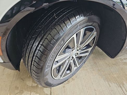 Certified 2025 Cadillac Lyriq Luxury w/ LPO, Floor Liner Package AWD/4WD image 32