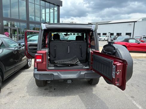 Used 2021 Jeep Wrangler Sport AWD/4WD image 18
