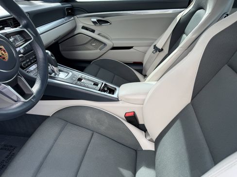 Certified 2018 Porsche 911 Carrera 4S image 4