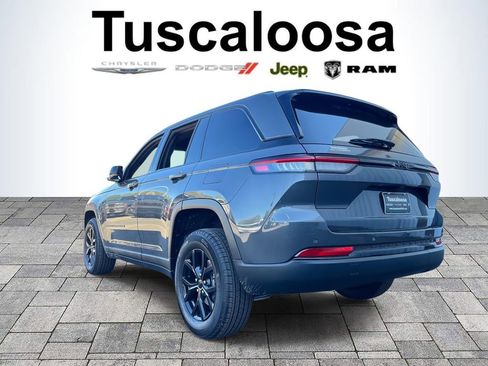 New 2025 Jeep Grand Cherokee Altitude image 5