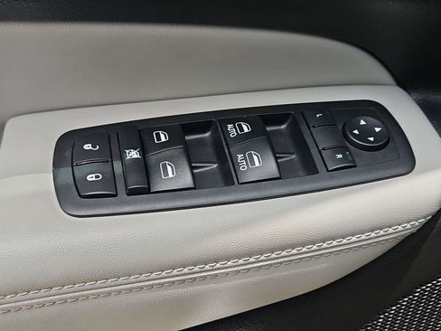 Used 2018 Jeep Grand Cherokee Limited RWD image 26