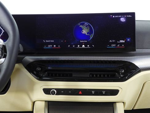 Certified 2025 BMW 330i Sedan w/ M Sport Package RWD image 26