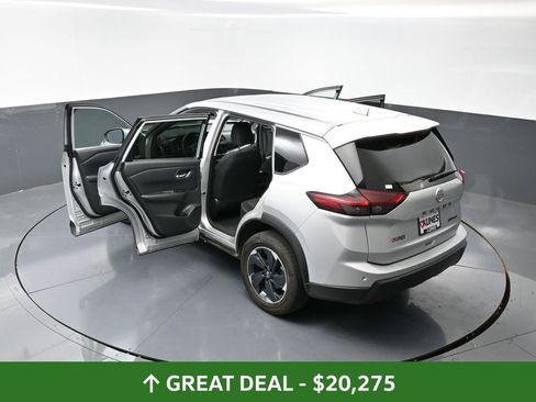 Used 2024 Nissan Rogue SV image 61