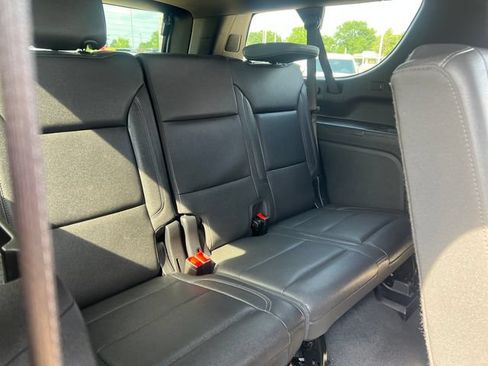 Certified 2025 Chevrolet Suburban Z71 AWD/4WD image 17