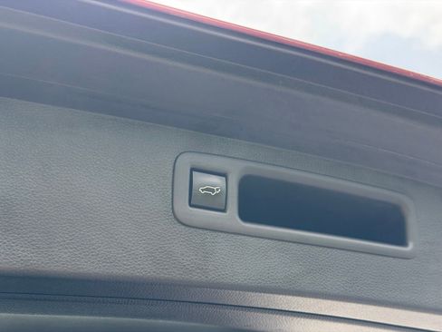 Used 2022 Toyota Highlander XLE AWD/4WD image 33