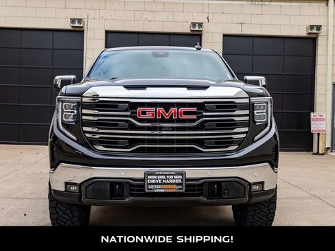 Used 2024 GMC Sierra 1500 SLT w/ SLT Premium Plus Package AWD/4WD image 4