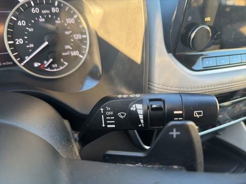 Used 2023 Nissan Rogue SL w/ SL Premium Package image 21