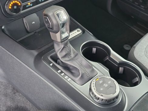 New 2025 Ford Bronco Base image 18