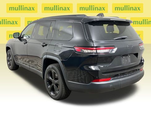 Used 2023 Jeep Grand Cherokee L Limited w/ Black Appearance Package image 9