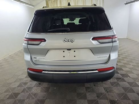 Used 2021 Jeep Grand Cherokee L Laredo w/ Luxury Tech Group I image 4