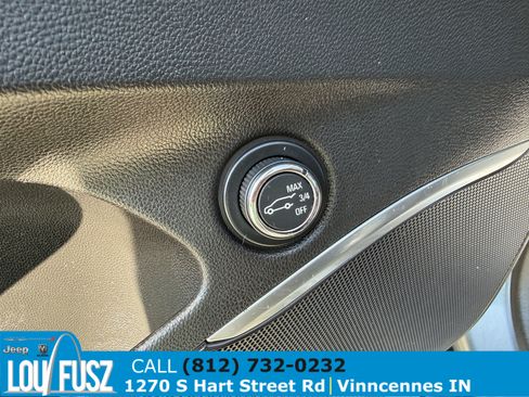 Used 2020 Buick Enclave Essence AWD/4WD image 18
