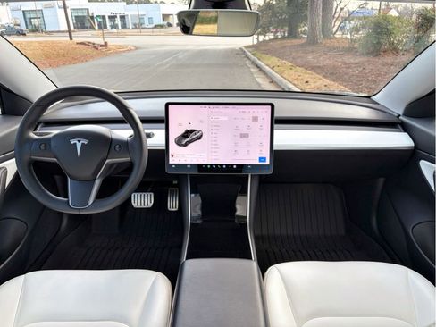 Used 2020 Tesla Model 3 Performance image 15