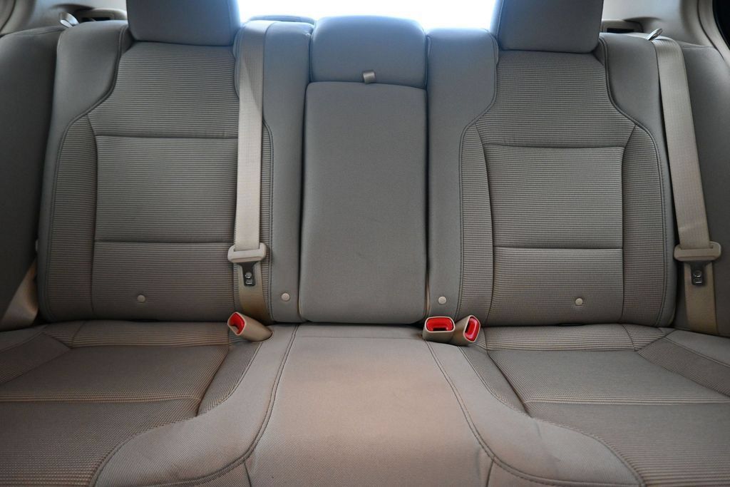 Used 2018 Ford Taurus SEL FWD image 26