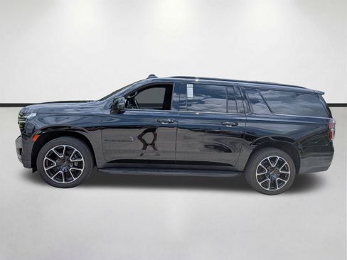Used 2023 Chevrolet Suburban RST w/ Luxury Package AWD/4WD image 7