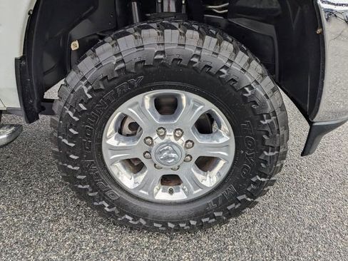 Used 2024 RAM 2500 Tradesman w/ Chrome Appearance Group image 11