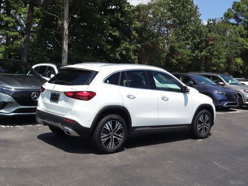 New 2025 Mercedes-Benz GLA 250 4MATIC image 3