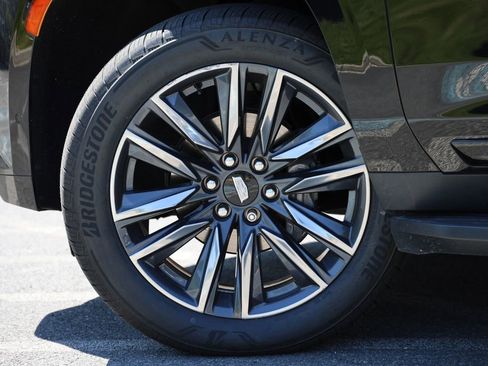 Used 2022 Cadillac Escalade ESV Sport w/ Touring Package AWD/4WD image 8