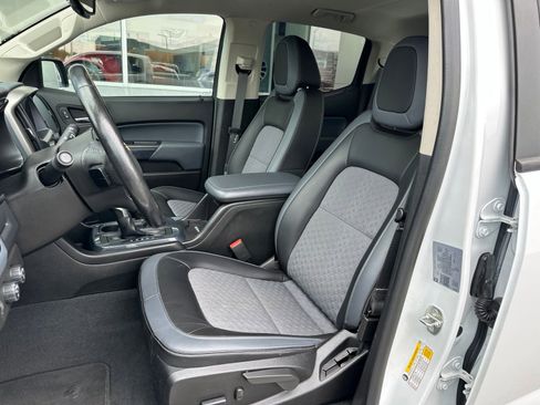 Used 2022 Chevrolet Colorado Z71 w/ Safety Package AWD/4WD image 14